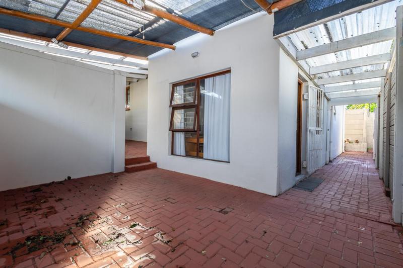 4 Bedroom Property for Sale in Avondale Western Cape